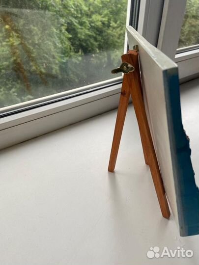 Картина на деревянной подставке