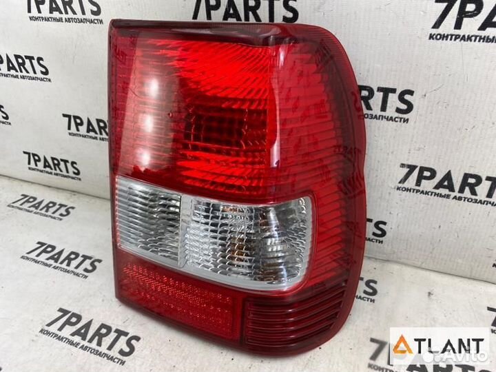 Стоп задний правый mitsubishi pajero IO