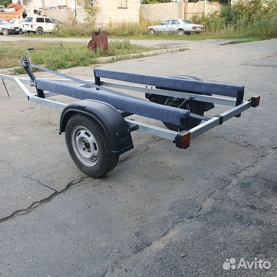 Лодочный прицеп