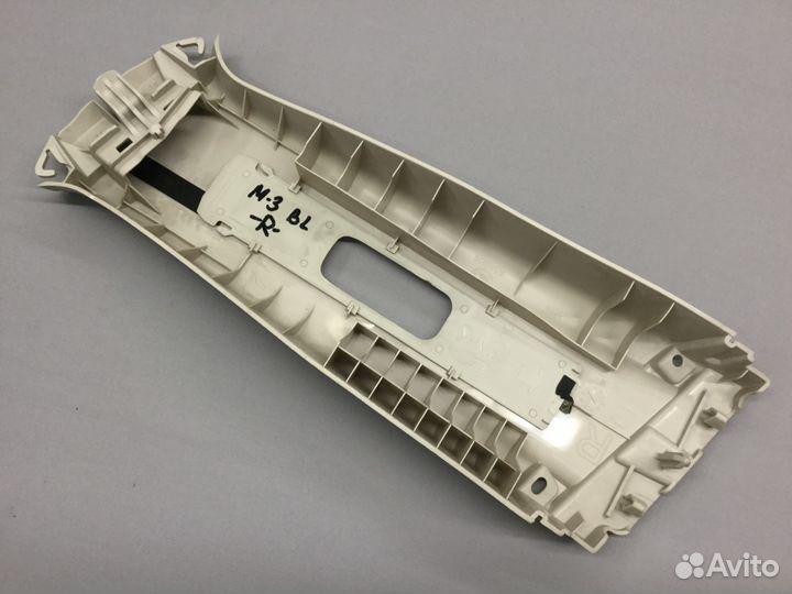 Обшивка стойки средней верхней Мазда 3 (BL)