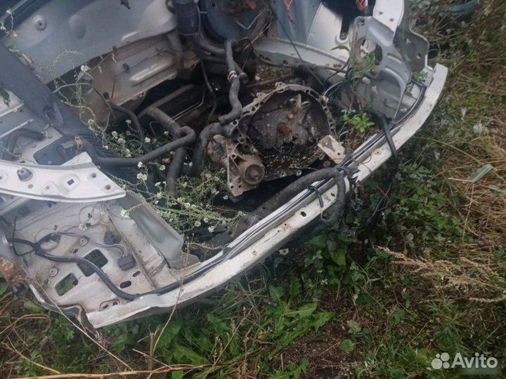 Панель передний Renault Symbol 2006