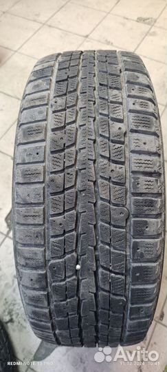 Dunlop SP Winter Ice 01 235/55 R17