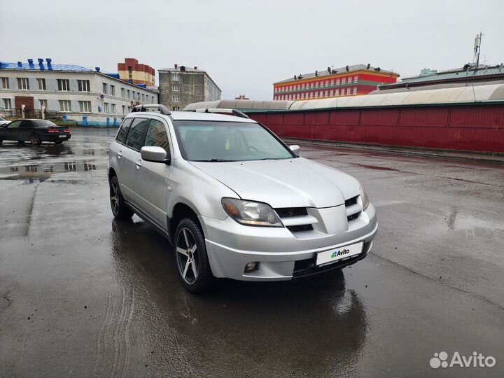 Mitsubishi Outlander 2.4 AT, 2004, 175 000 км
