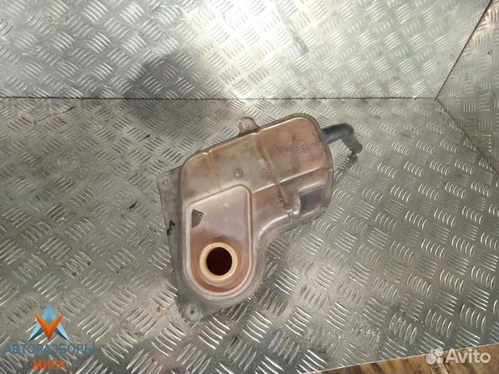 Бачок расширительный Audi A6 4A/C4 1997 8D0121403L