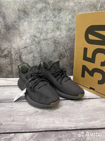 Гиганты Adidas YeezY boost 350 v2