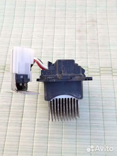 Реостат печки Subaru Forester 3 SH5 EJ205 2008