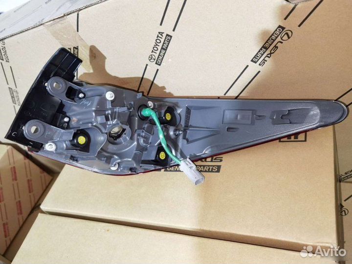 Фонарь задний левый Lexus Rc