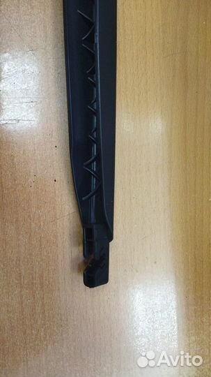 Поводок стеклоочистителя Ford Focus II заднего хэт