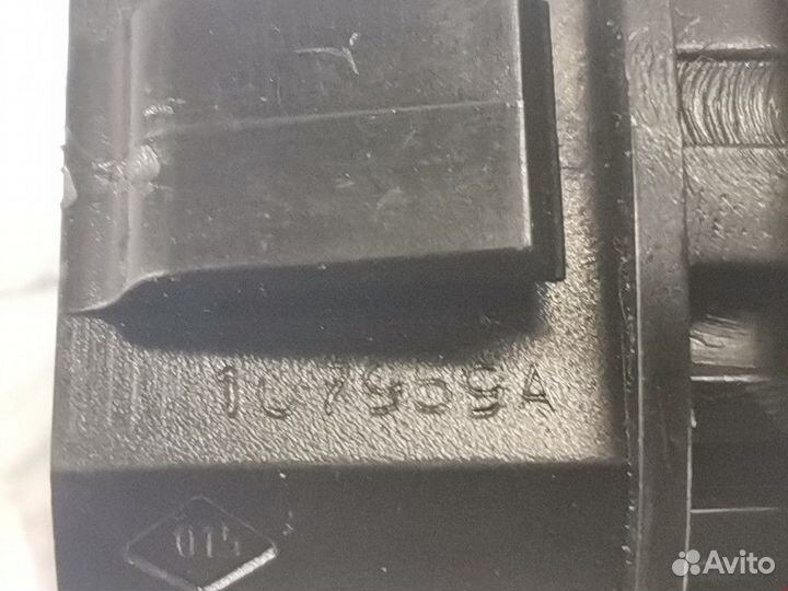 Кнопка запуска двигателя Renault Scenic 2 2005