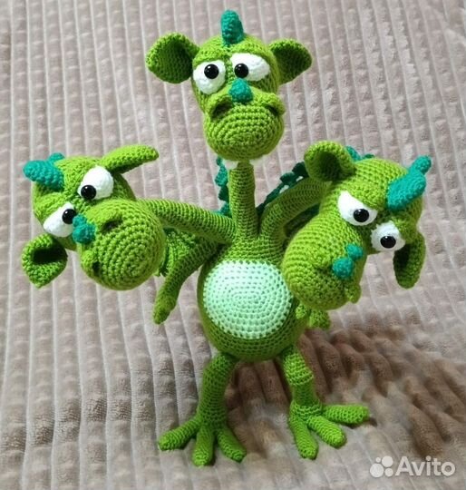 Игрушка трехголовый дракон