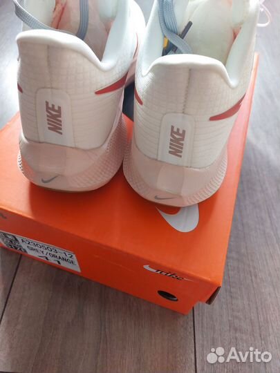 Новые кроссовки Nike 41 размер