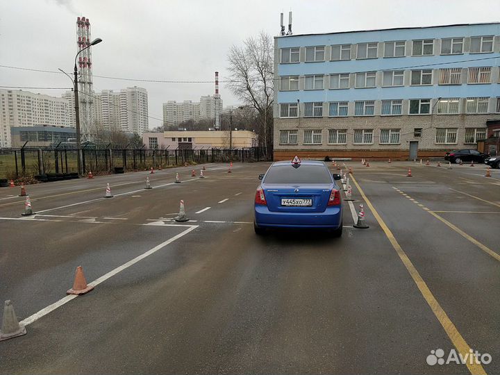 Автоинструктор, инструктор по вождению