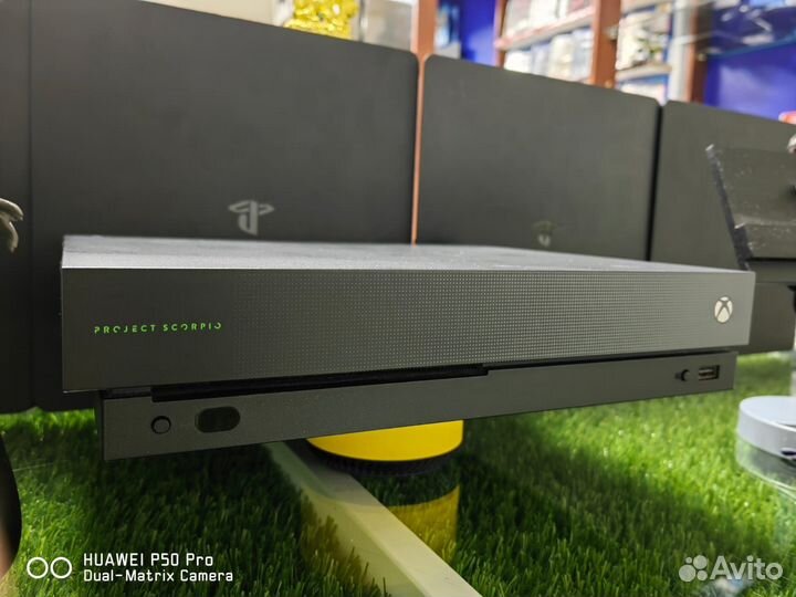 Xbox one X 1TB/4K. Game pass ultimate