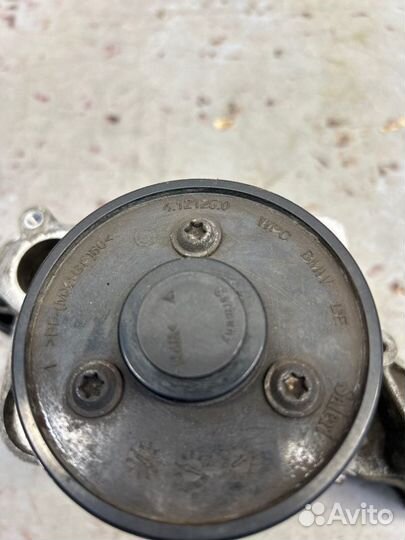 Помпа водяная Bmw 5 G30 2.0 2020