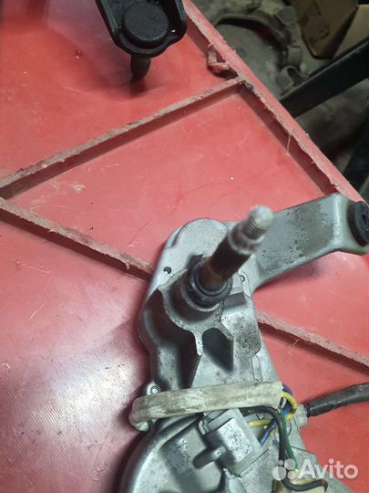 Моторчик заднего дворника subaru tribeca b9