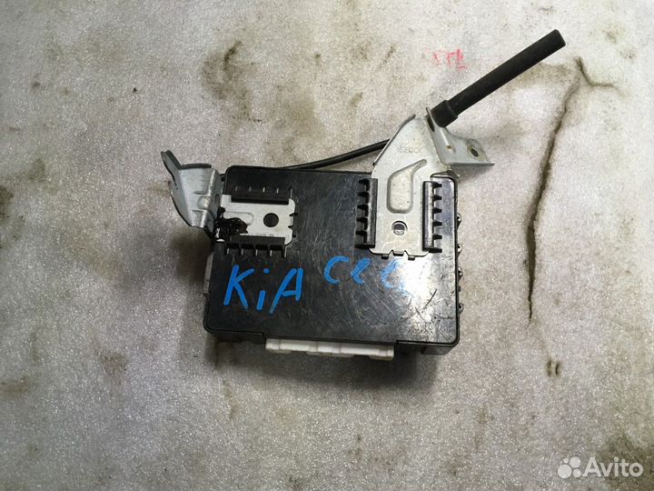 Блок сигнализации (штатной) (Kia Ceed)