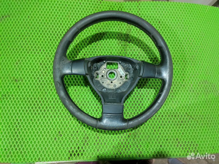 Рулевое колесо Volkswagen Passat B6