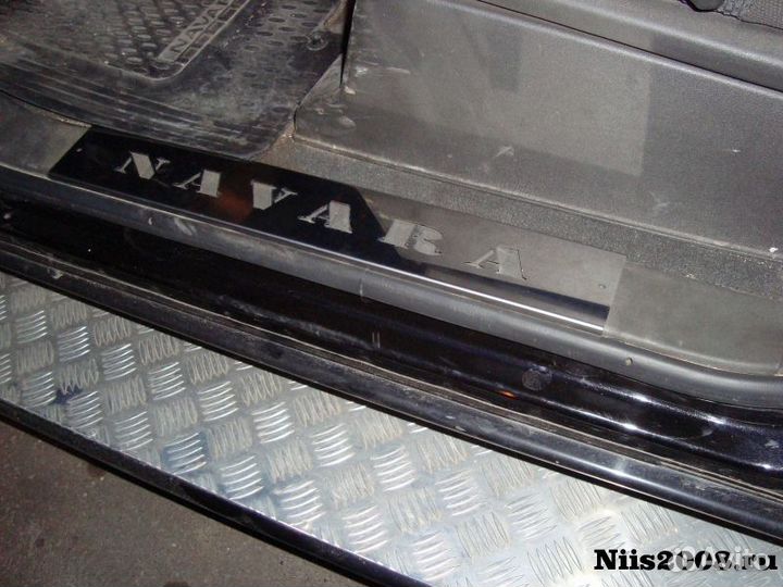 Силовые пороги Nissan Navara D40 3 точки крепления