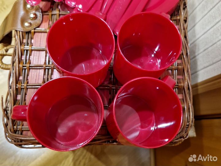 Набор для пикника в чемодане