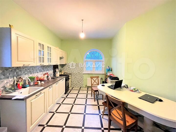 Дом 307 м² на участке 6 сот.