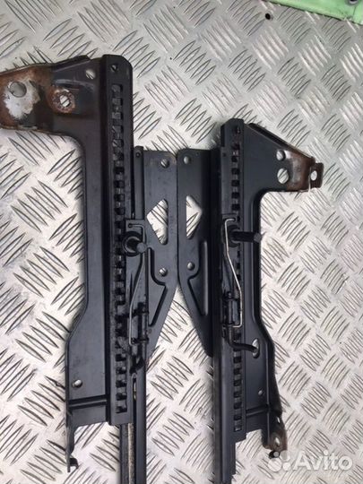 Салазки сиденья передние правые Mercedes-Benz S124