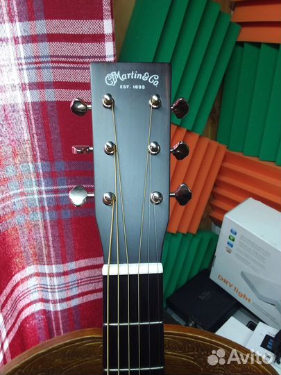 Акустическая гитара