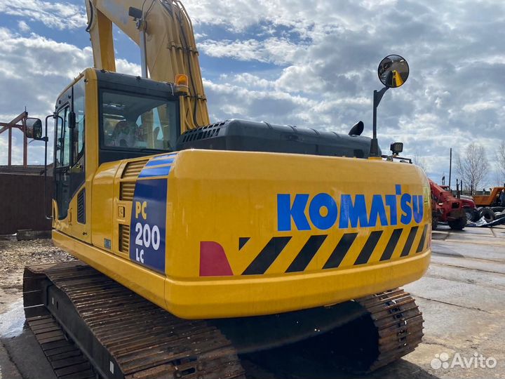 Гусеничный экскаватор Komatsu PC200LC-8MO, 2017
