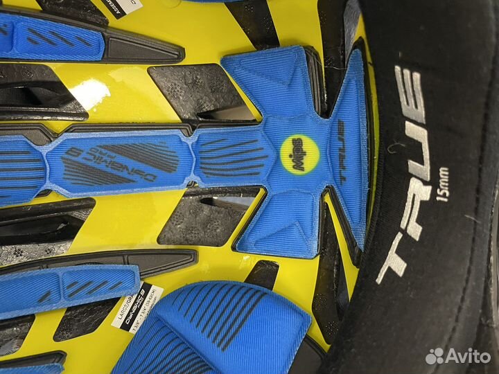 Хоккейный шлем