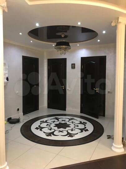 3-к. квартира, 112 м², 8/10 эт.