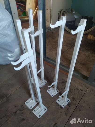 Кронштейн напольный для радиатора