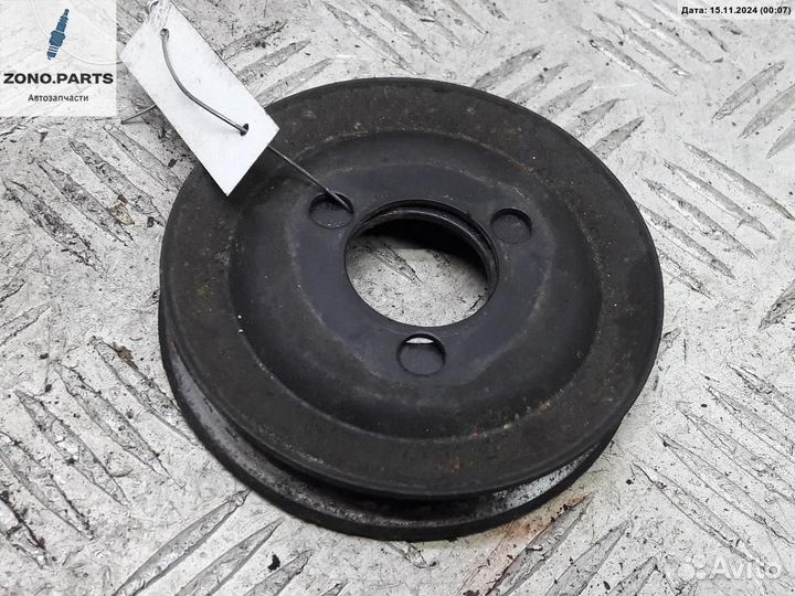 Шкив помпы на Volkswagen Bora