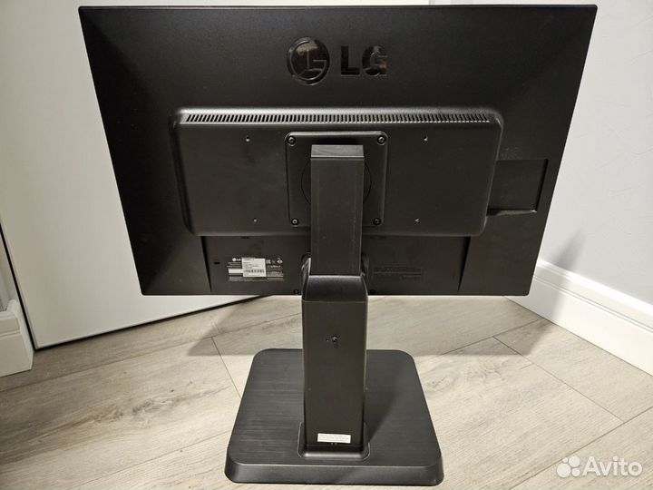 Монитор LG 24MB65PY-B 24