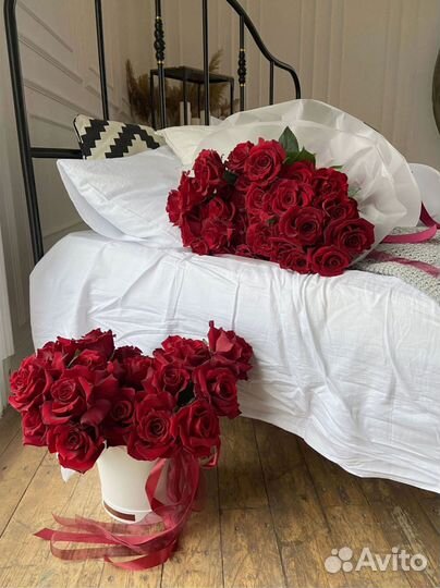 Розы в шляпной коробке в подарок