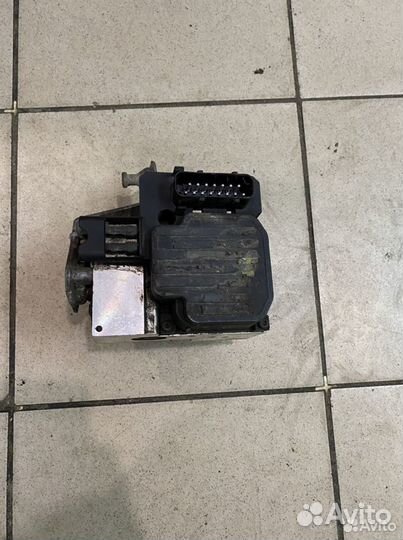 Блок абс Mercedes-Benz W220