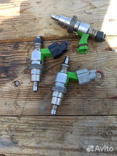 Форсунка топливная 1AZ 2AZ Toyota Avensis 2