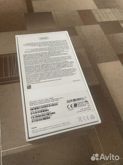 Коробка от iPhone xs 256 gb silver