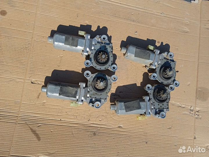 Мотор стелоподьемника вольво 850