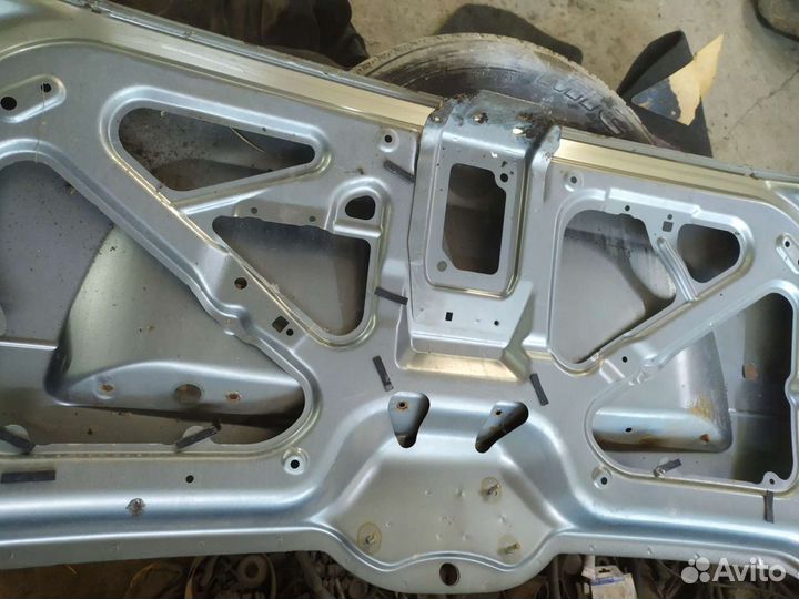 Крышка багажника priora универсал