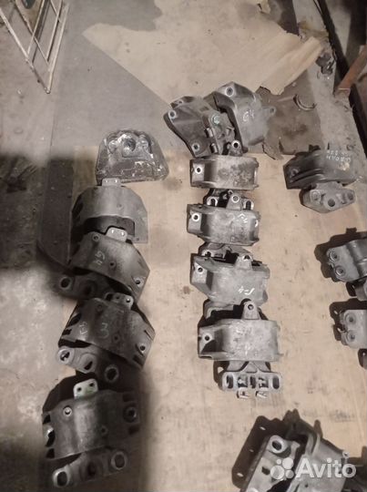 Подушки кпп Фольксваген гольф-4