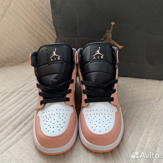 Кроссовки Nike Air Jordan 1 Mid 37-41