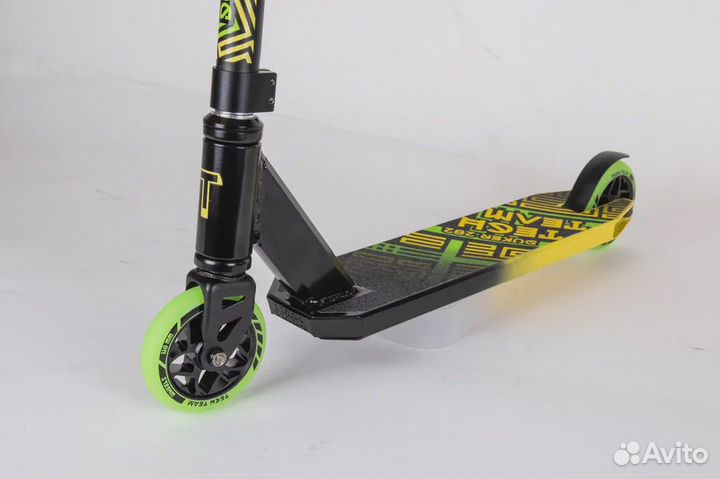 Трюковой самокат TT DukeR 202 2022 светящиеся