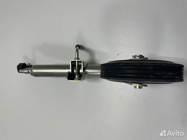 Опорное колесо прицепа с хомутом D48/200