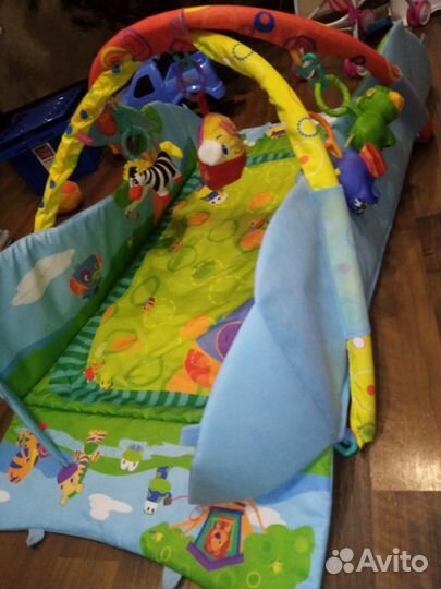Развивающий коврик в отличном состоянии