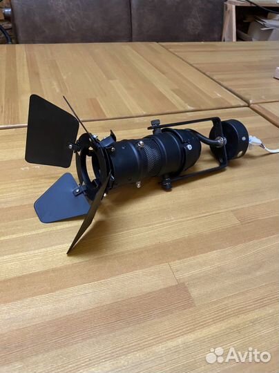 Светильник-спот