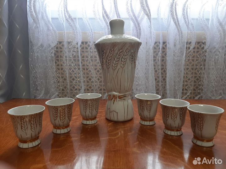 Графин, штоф сноп колосья со стопками