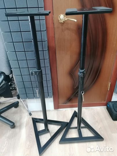 Стойки под студийные мониторы