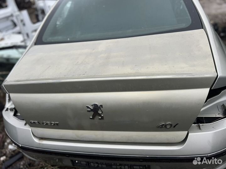 Крышка багажника Peugeot 407