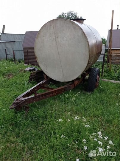 Прицеп-цистерна на 7 кубов