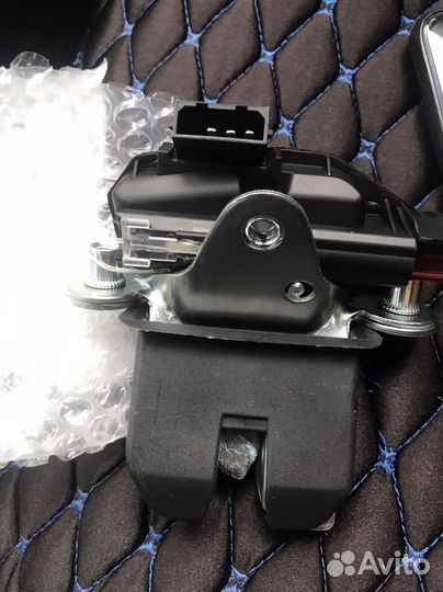 Замок багажника поло седан