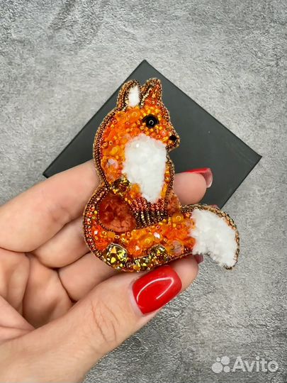 Брошь лиса
